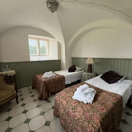 Laitse Castle Hotell Exteriör bild